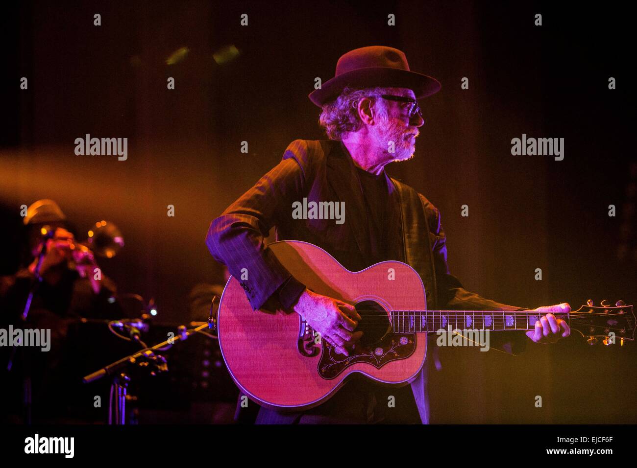 Francesco De Gregori performs live at Mediolanum Forum in Assago Milan, Italy © Roberto Finizio/Alamy Live News Stock Photo