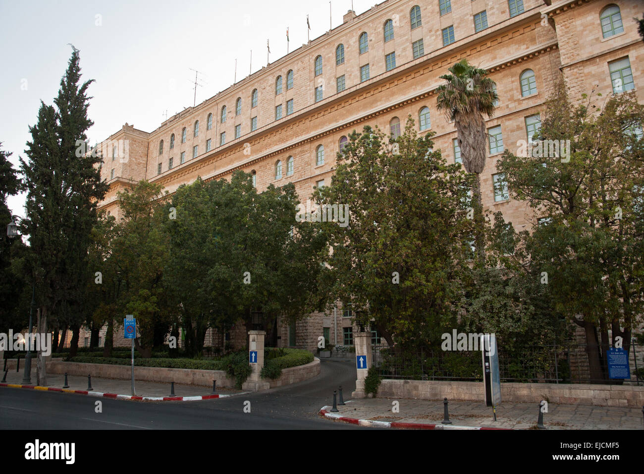 King David Hotel main entrance. The hotel housed the British Mandate Secretariat and army headquarters. On July 22 1946 underground Irgun resistance fighters, planted explosives in the basement, destroying the west wing and killing 92. Jerusalem, Israel. 19-June-2012. Stock Photo