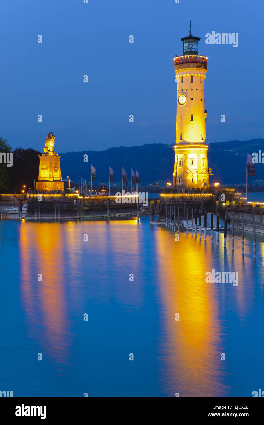 lighthouse at harbour of german city Lindau Stock Photo - Alamy