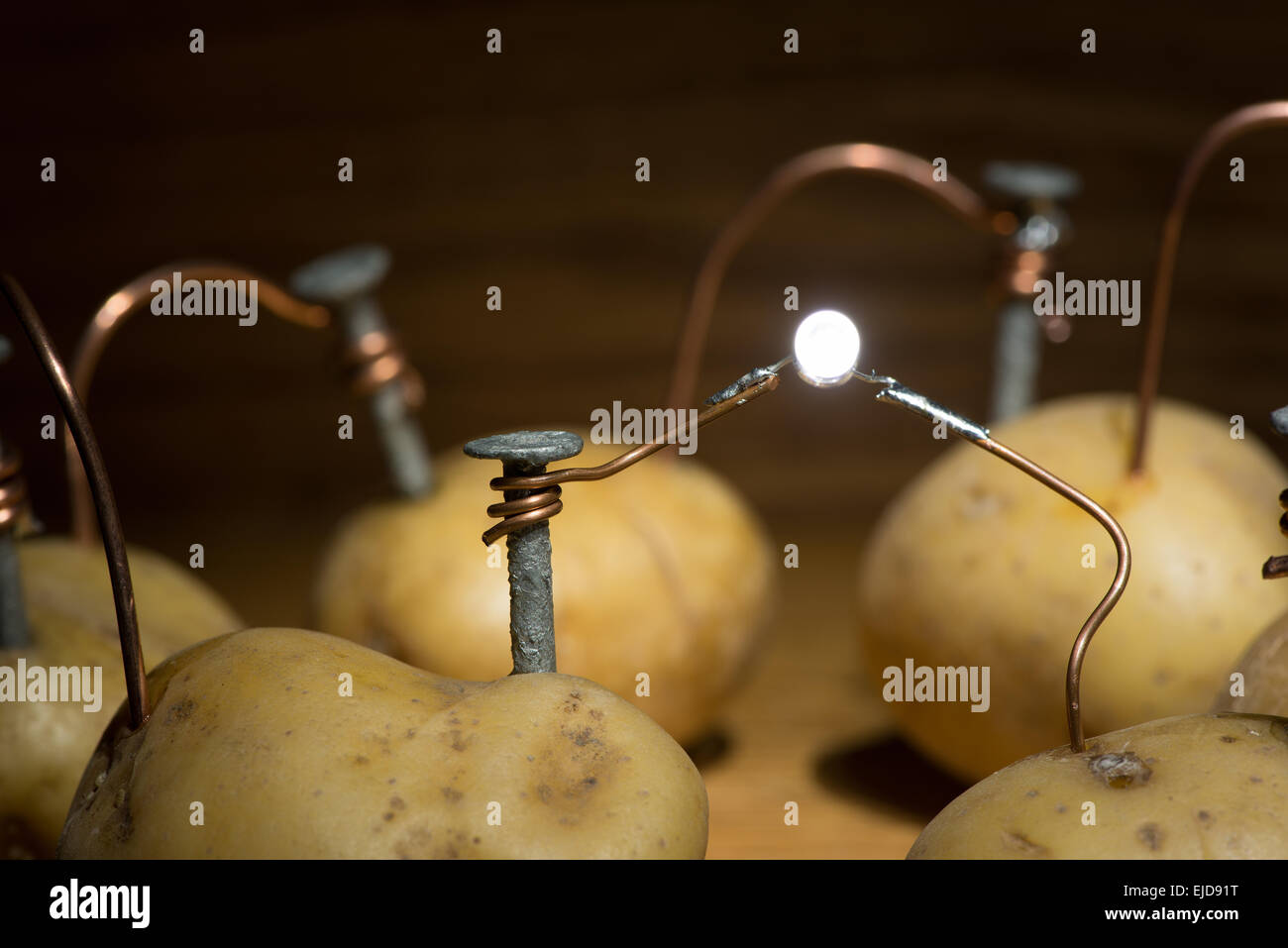 alternative energy source electrical current of potato arranged is