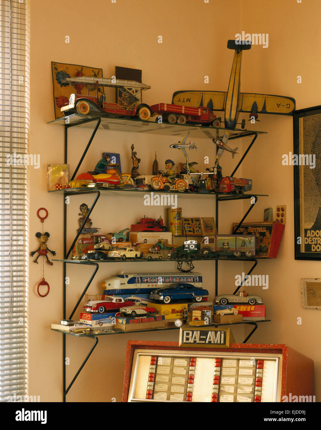 retro tin toys