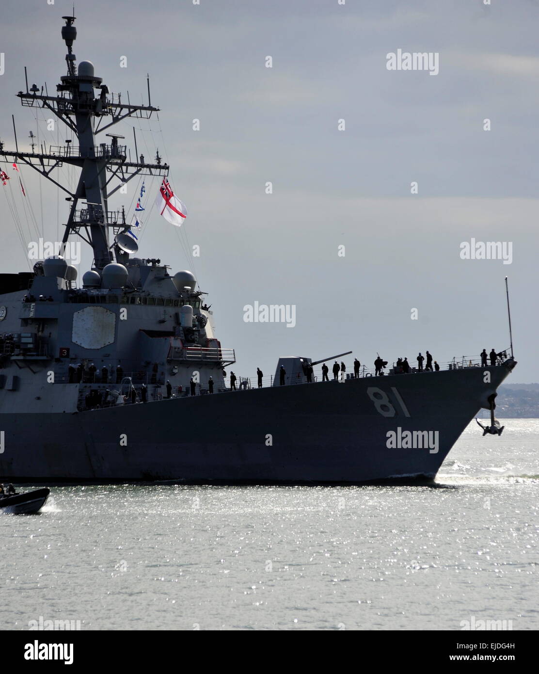 AJAXNETPHOTO. 22ND MARCH, 2015. PORTSMOUTH, ENGLAND. - U.S. DESTROYER ARRIVAL - USS WINSTON CHURCHILL (DDG-81) INWARD BOUND FOR FIVE DAY R&R VISIT. SHIP IS CURRENTLY U.S. MEDITERRANEAN CARRIER ESCORT.   PHOTO:TONY HOLLAND/AJAX REF:DTH152203 37305 Stock Photo
