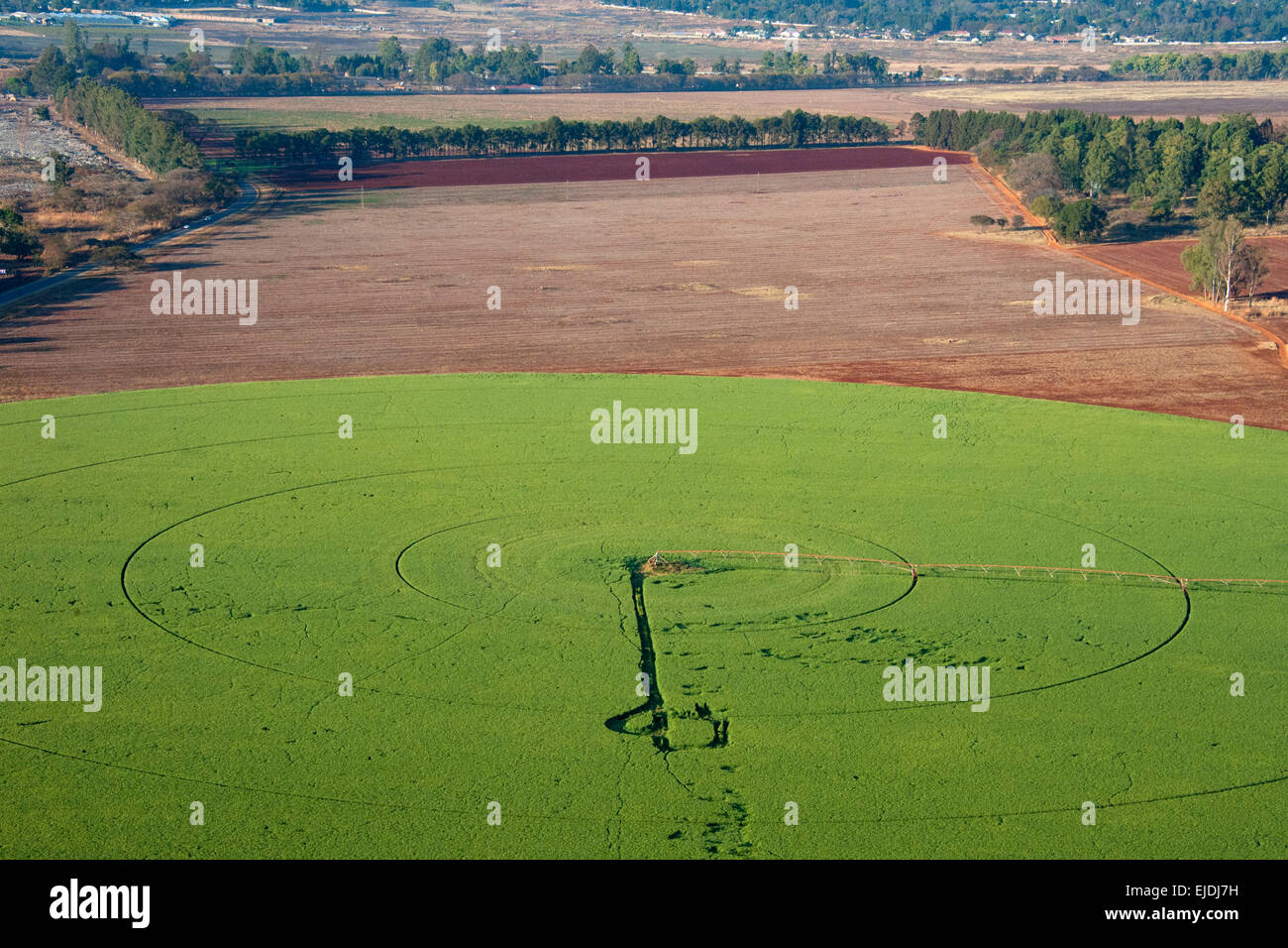 Crop circles aerial hi-res stock photography and images - Alamy