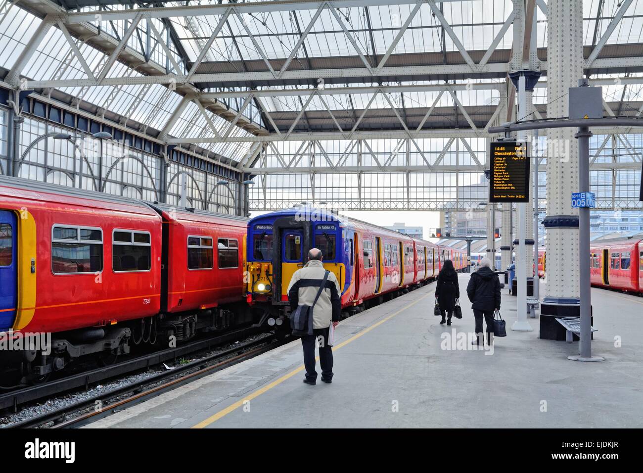 Waterloo station with platforms and South West Trains Stock Photo Alamy