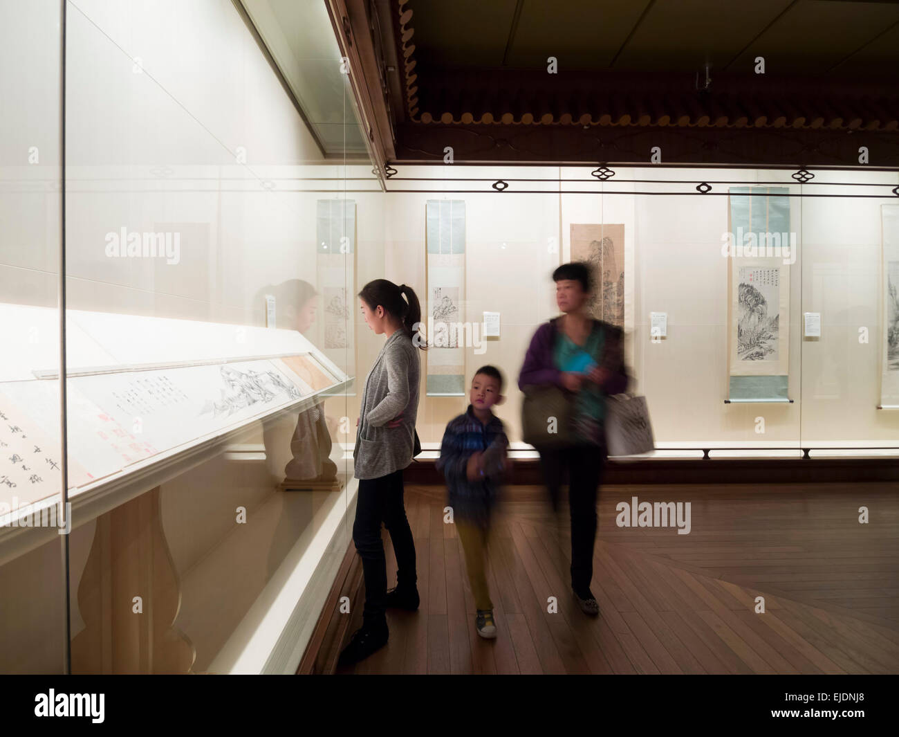 People visiting the Gallery of Ancient Chinese Paintings at the Shanghai Museum in Shanghai, China Stock Photo