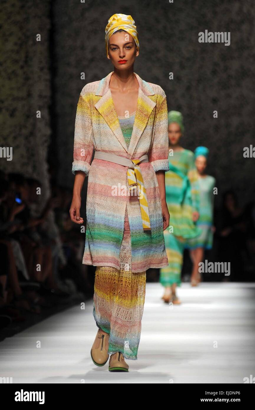 Missoni hi-res stock photography and images - Page 3 - Alamy, image size:865x1390