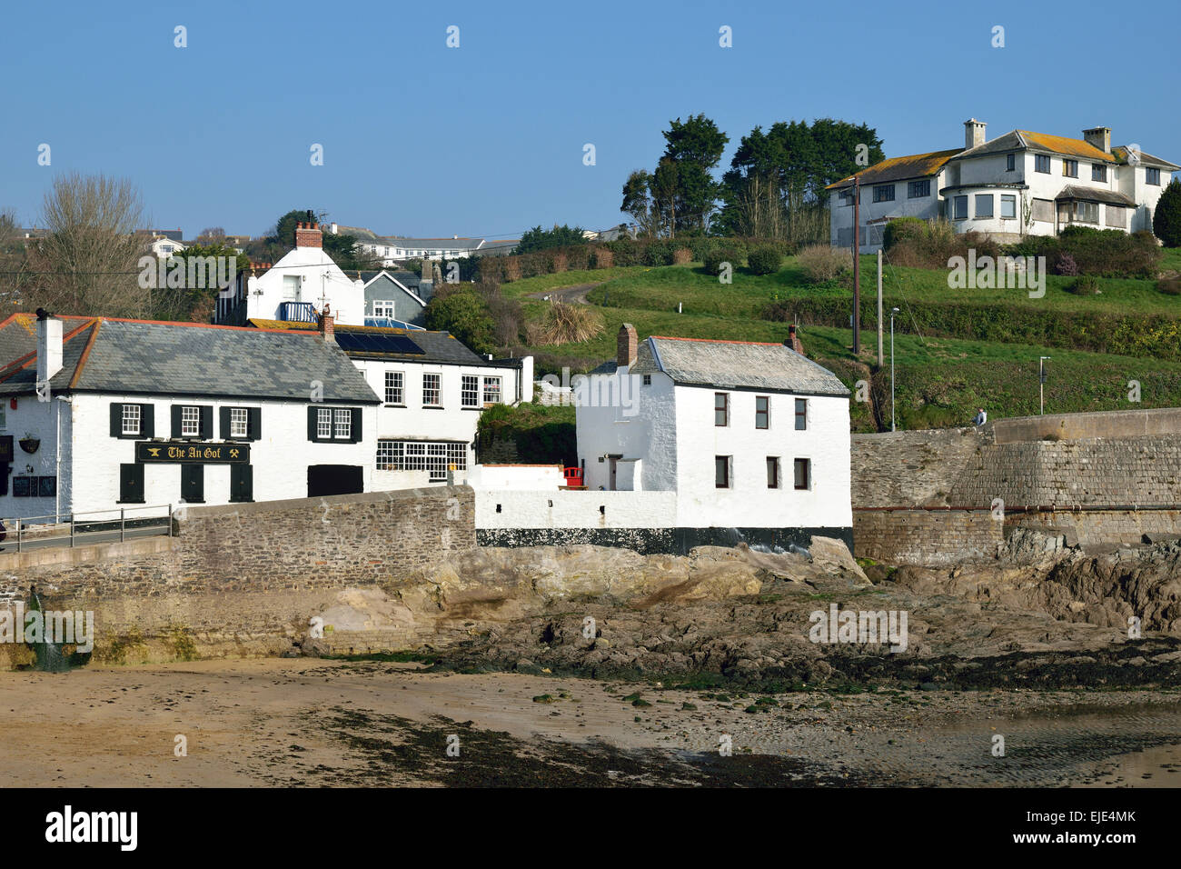 Properties overlooking the beach at Portmellon in Cornwall, UK Stock