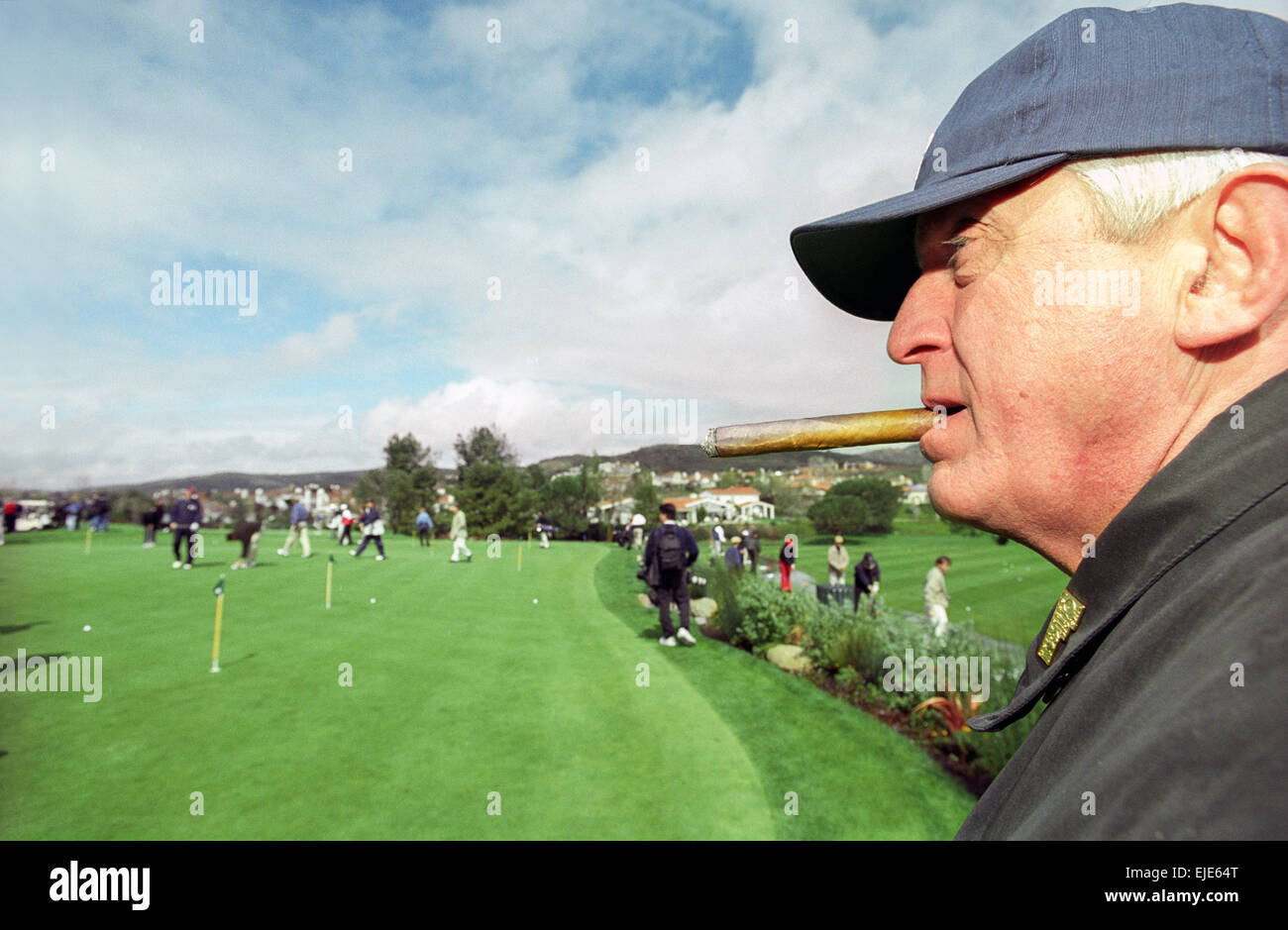 THOUSAND OAKS, CA – FEBRUARY 29: An onlooker attends the Pete Sampras Golf Classic in Thousand Oaks, California on February 29, 2000. Stock Photo