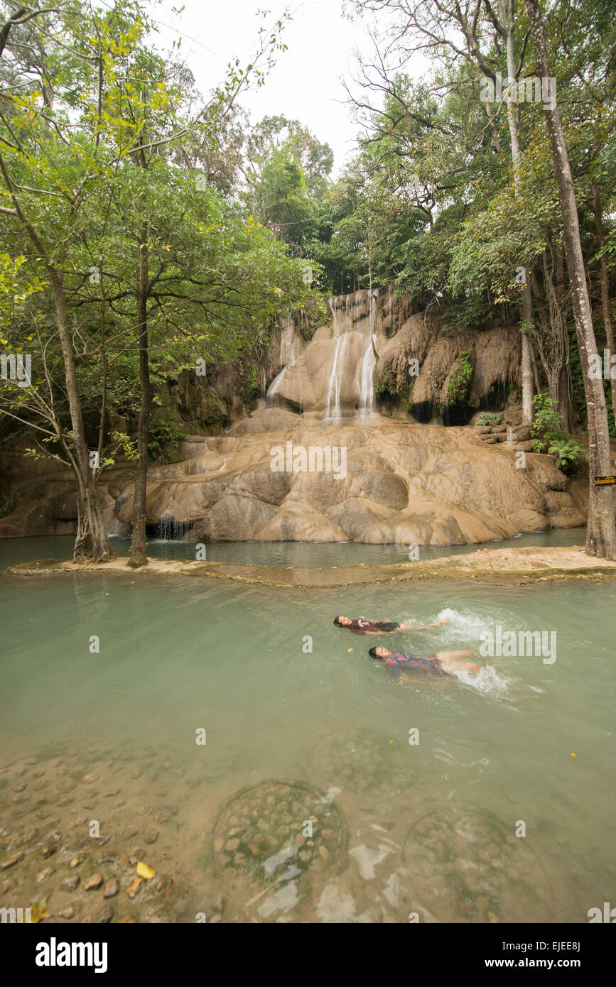 Sai yok noi waterfall near kanchanaburi hi-res stock photography and ...