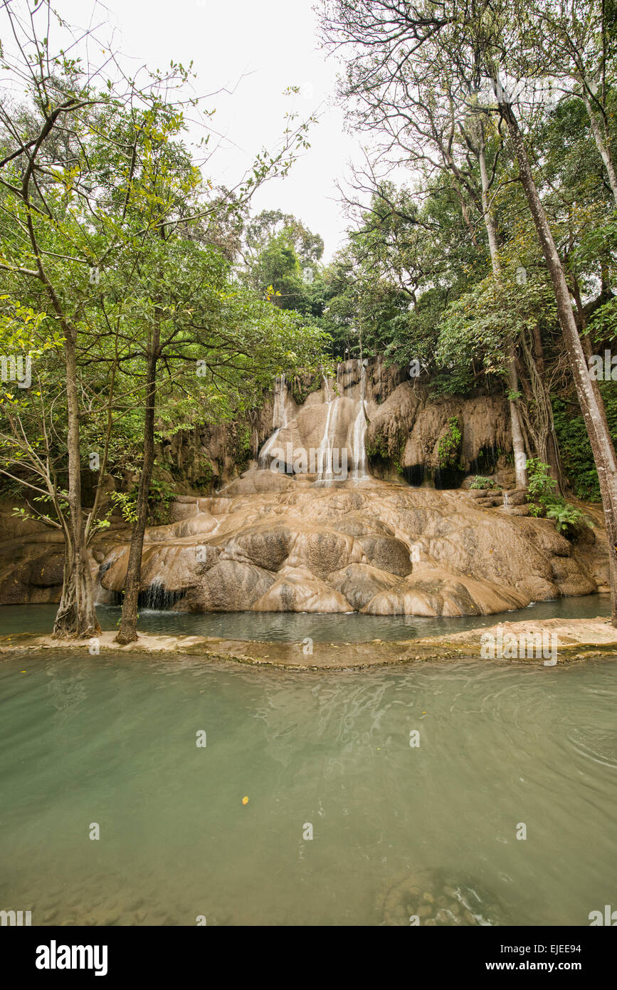 Sai yok noi waterfall near kanchanaburi hi-res stock photography and ...