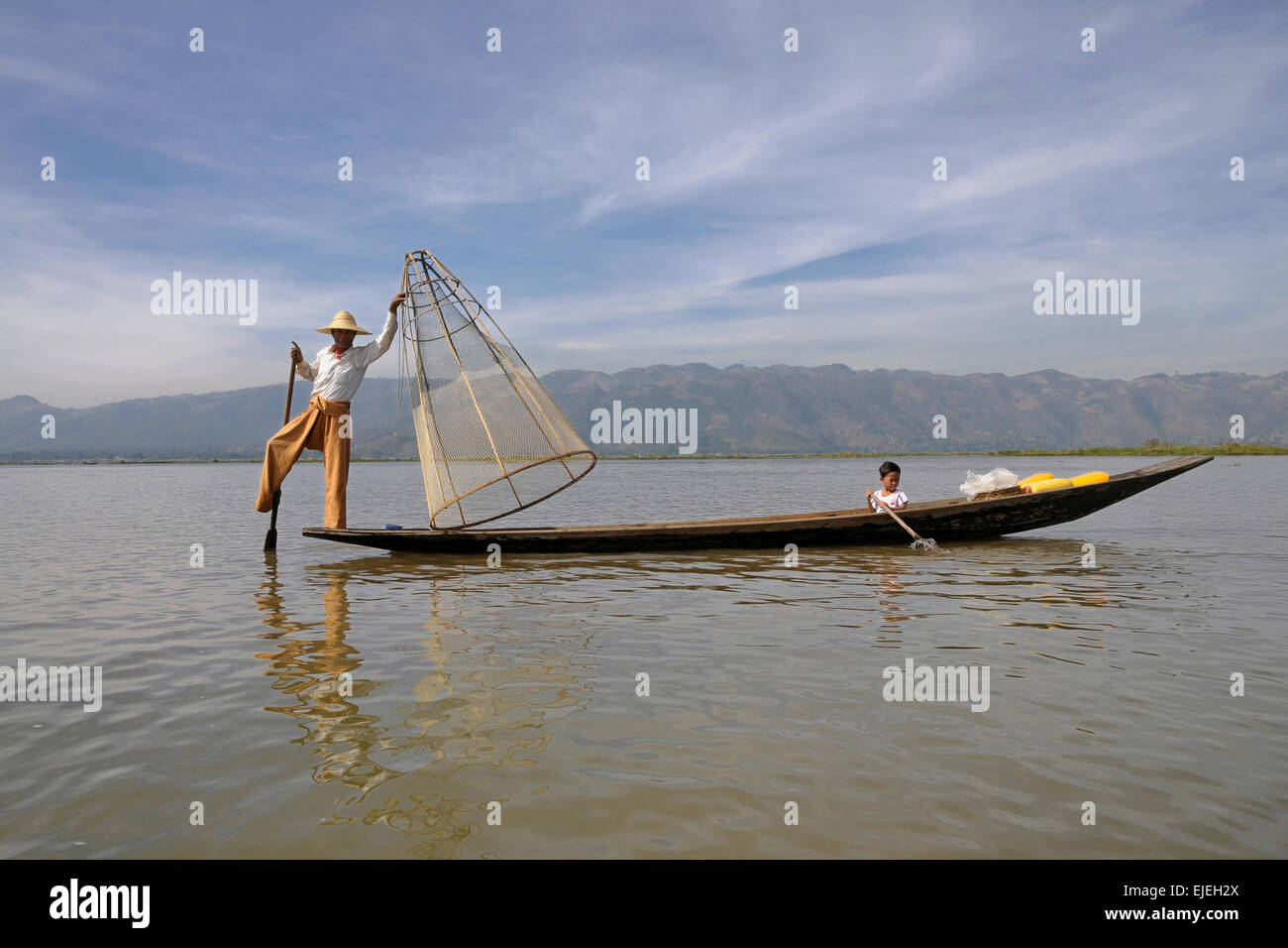 Legrowing fisherman on Inle lake, Shan State, Myanmar Stock Photo Alamy