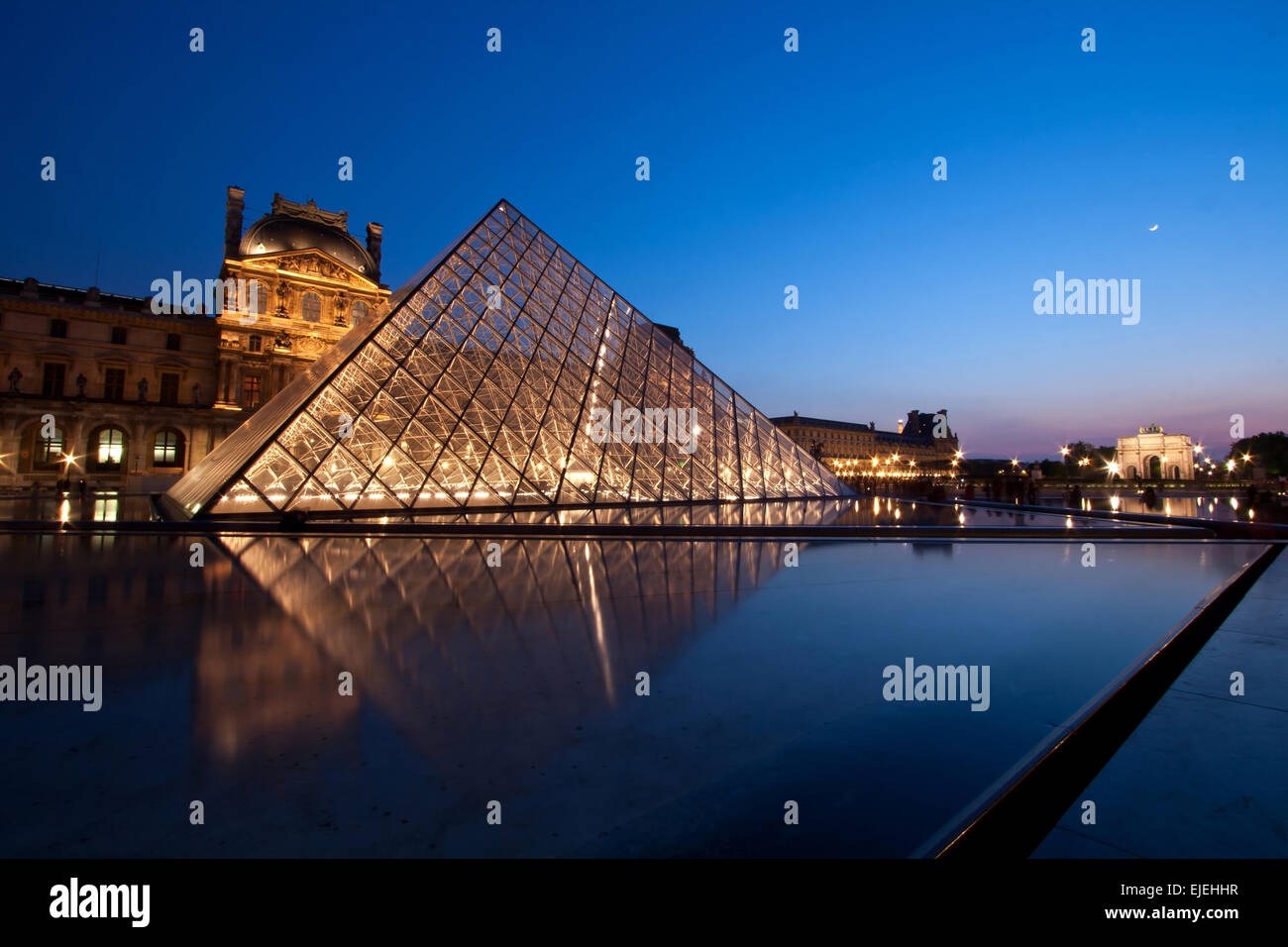 Paris april 16 silhouette louvre pyramid hi-res stock photography and ...