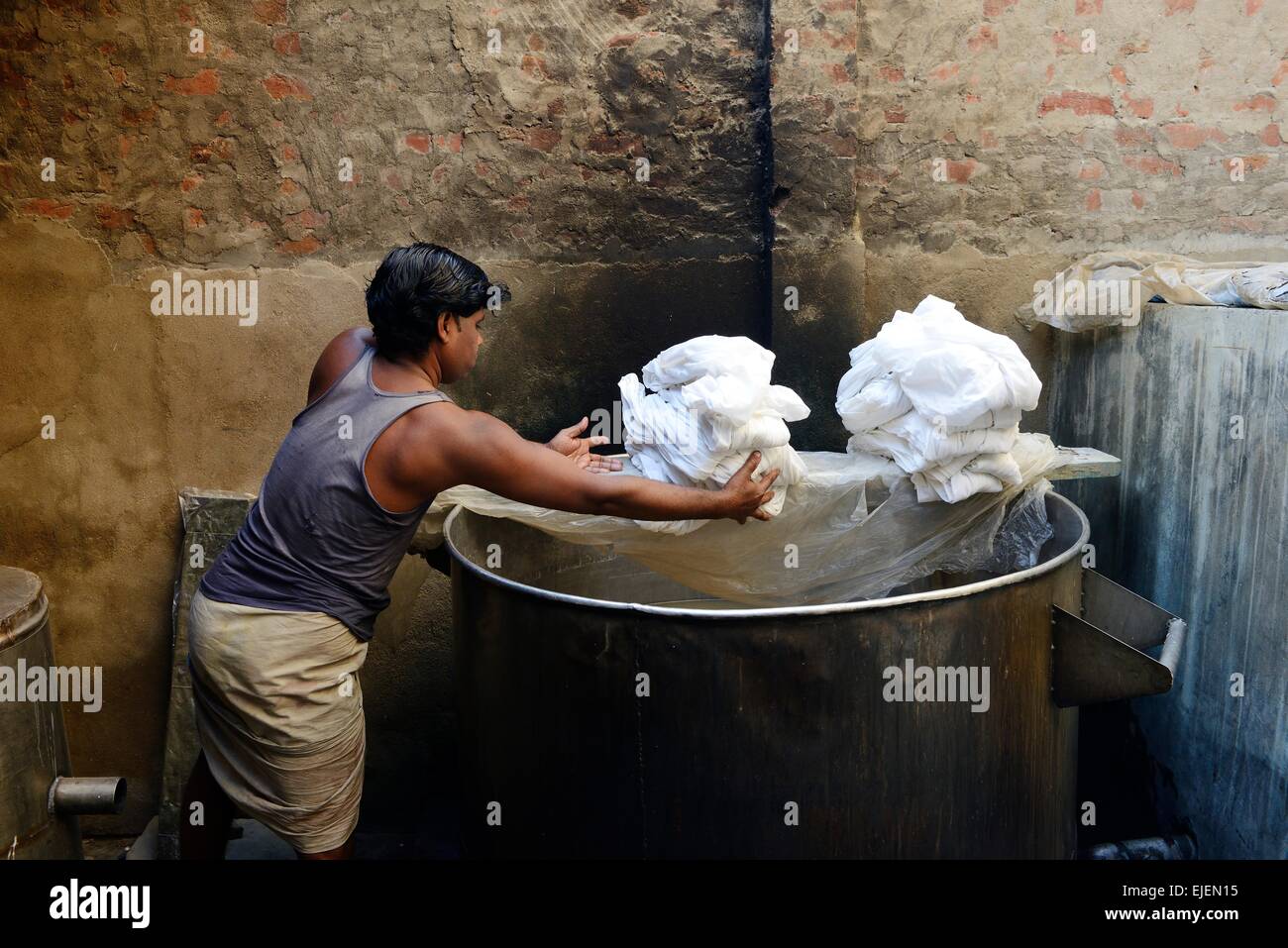 India, Rajasthan, Jaipur, dying textile in a fabric Stock Photo