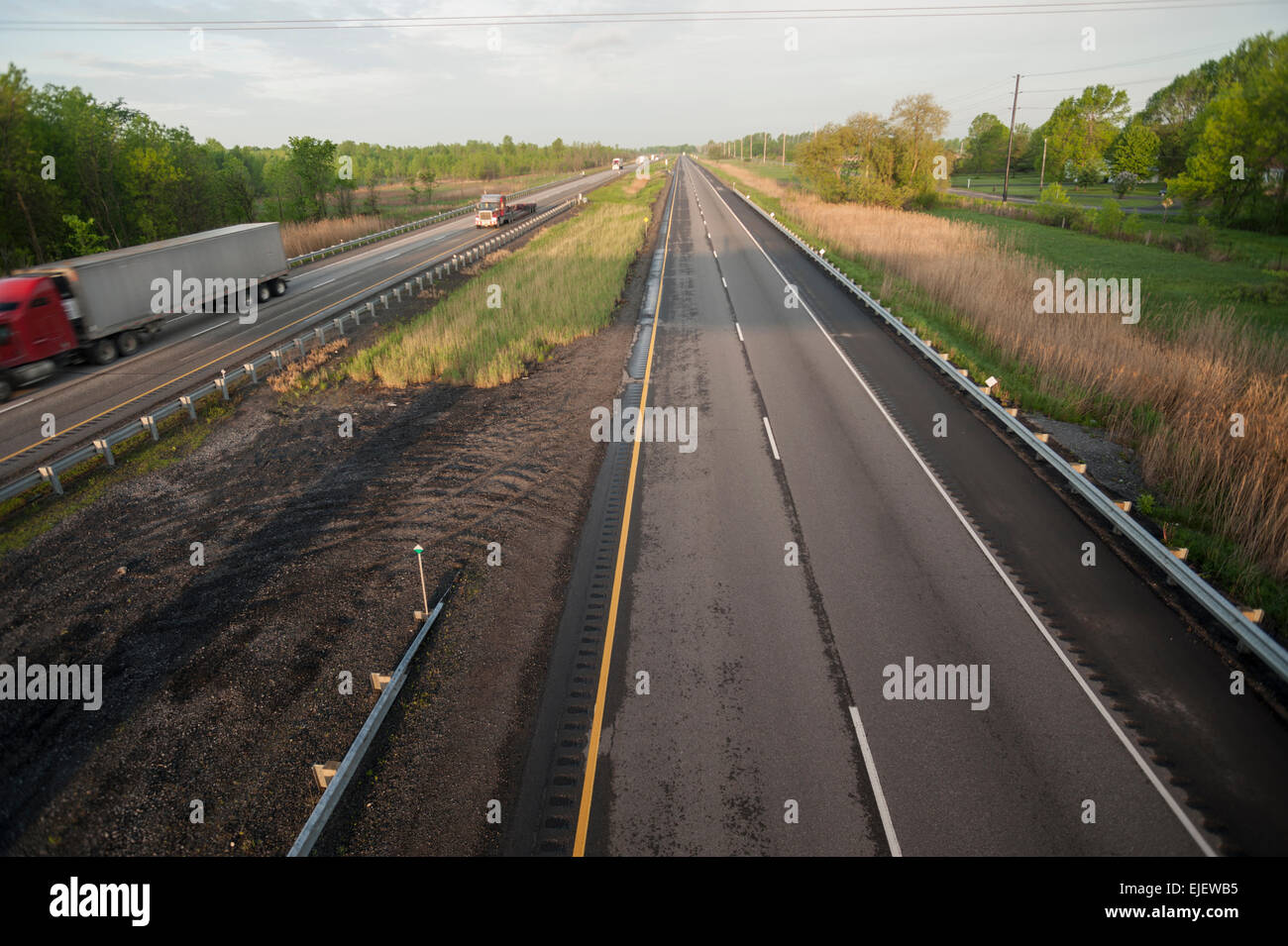 Early morning traffic on the 401 Highway near Iroquois, Ontario, Canada. Stock Photo