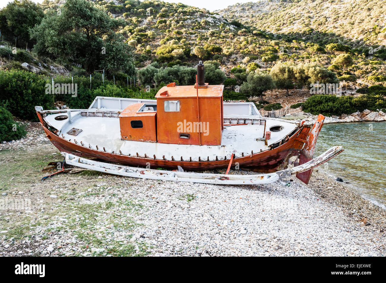 Abandoned fishing trawler on beach at Alonissos, Greece Stock Photo - Alamy