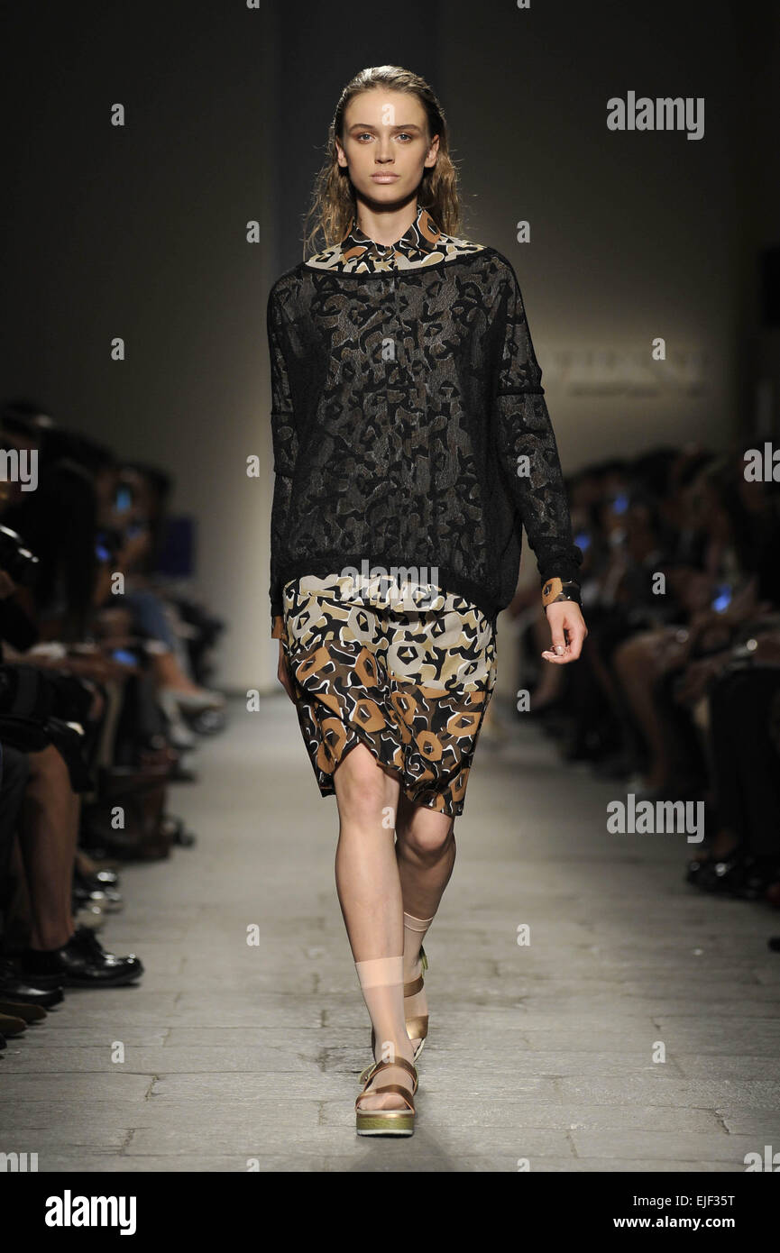 Milan Fashion Week Spring/Summer 2015 - Cividini - Catwalk Where: Milan ...