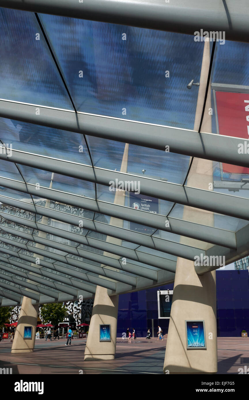 Covered walkway, outside the O2 arena in Peninsular Square, North Greenwich, London, Uk. Stock Photo