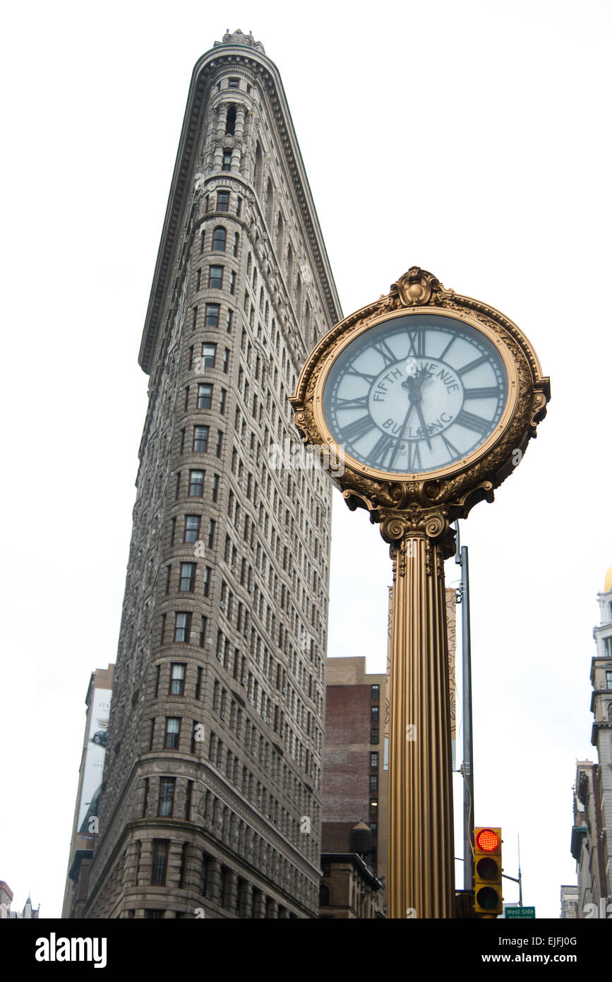 Street clock in front of the Flatiron Building, Manhattan, New York