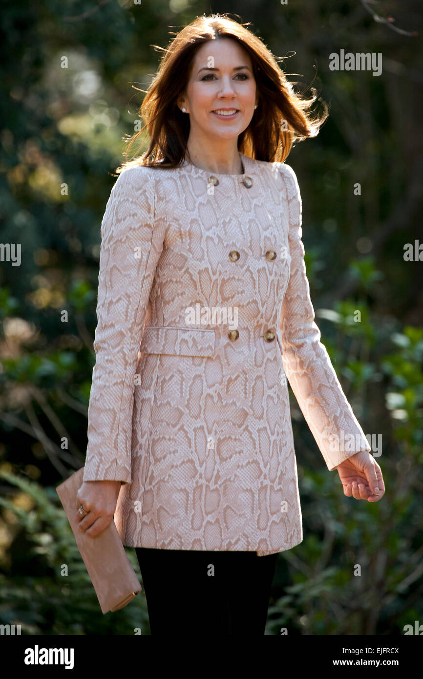 Tokyo, Japan. 26th March, 2015. Her Royal Highness the Crown Princess Mary Elizabeth Donaldson attends an event with local children in the traditional Japanese garden of the Asakura family house to help increase awareness about school bullying on March 26, 2015, Tokyo, Japan. The Danish Crown Prince Couple are in Japan for three days, to promote the Danish territory of Greenland, including tourism and it's culture and products, in Japan. Credit:  Aflo Co. Ltd./Alamy Live News Stock Photo