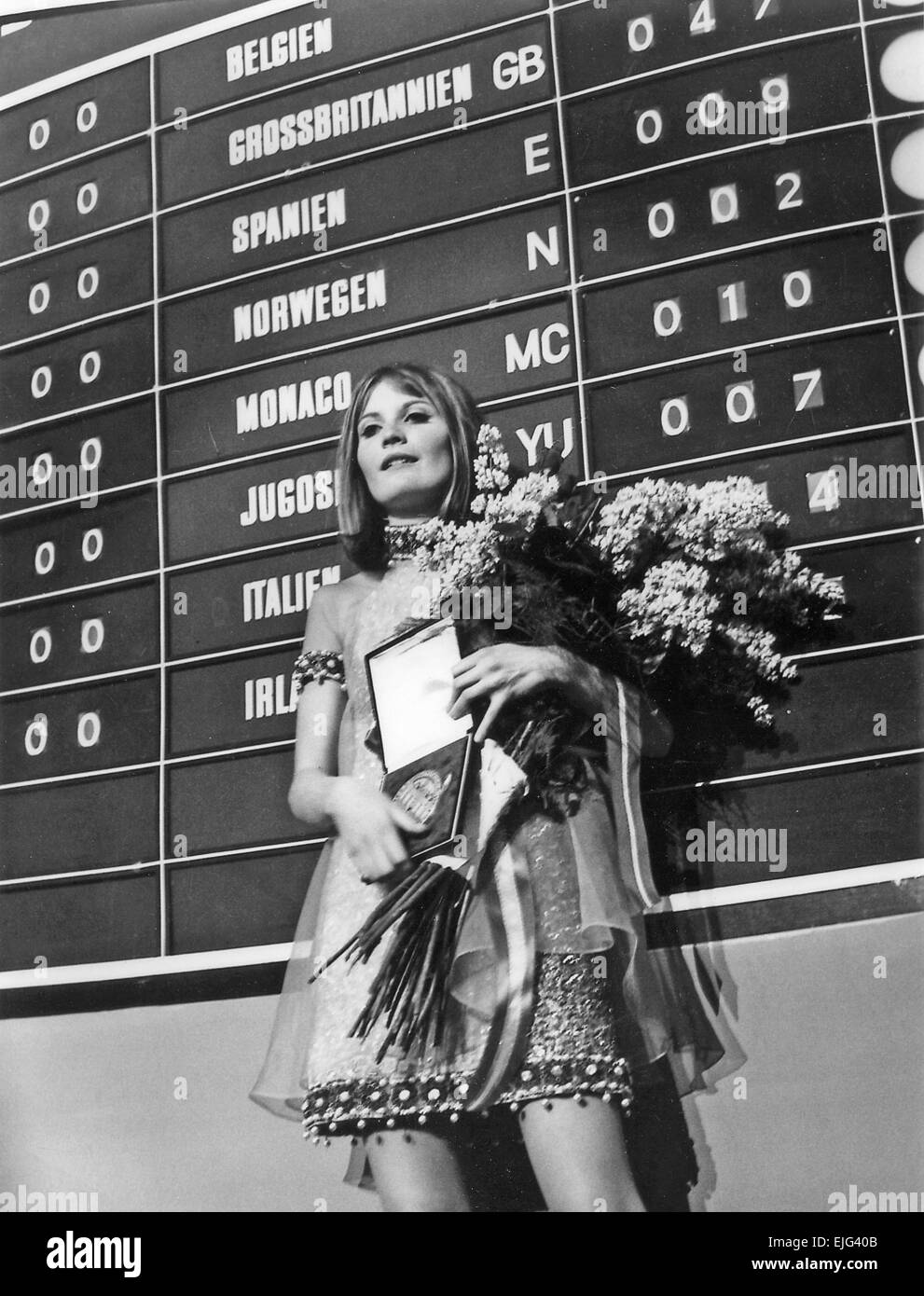 SANDIE SHAW English pop singer wins the 1967 Eurovision Song Contest in Vienna Stock Photo
