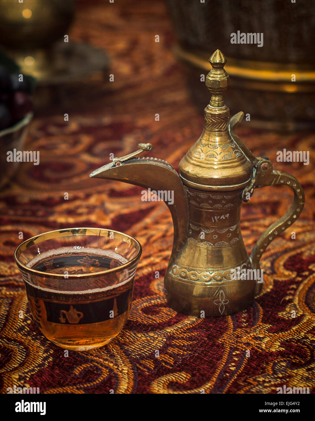Middle east, tea, cup, glass, decorative, brass, pot, tablecloth,  ornamental, drink, beverage, spout, arabic, arabian, east, mid Stock Photo  - Alamy