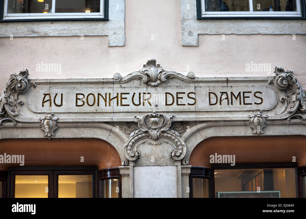 Au Bonheur Des Dames shop front Typeface in Lisbon - Portugal Stock ...