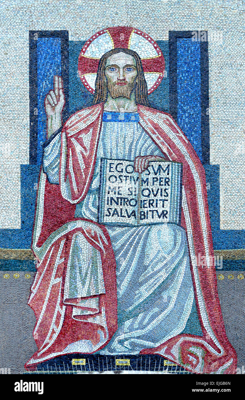 London, England, UK. Tympanum mosaic above the door of Westminster Cathedral. Detail of 'Christ in Majesty with the Virgin....' Stock Photo