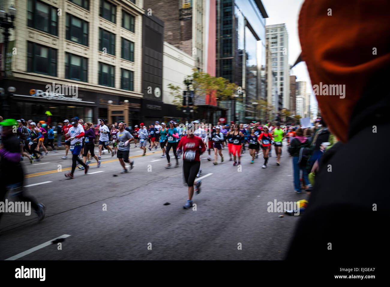 Chicago Marathon runners completed the 2012 Chicago Marathon Stock Photo
