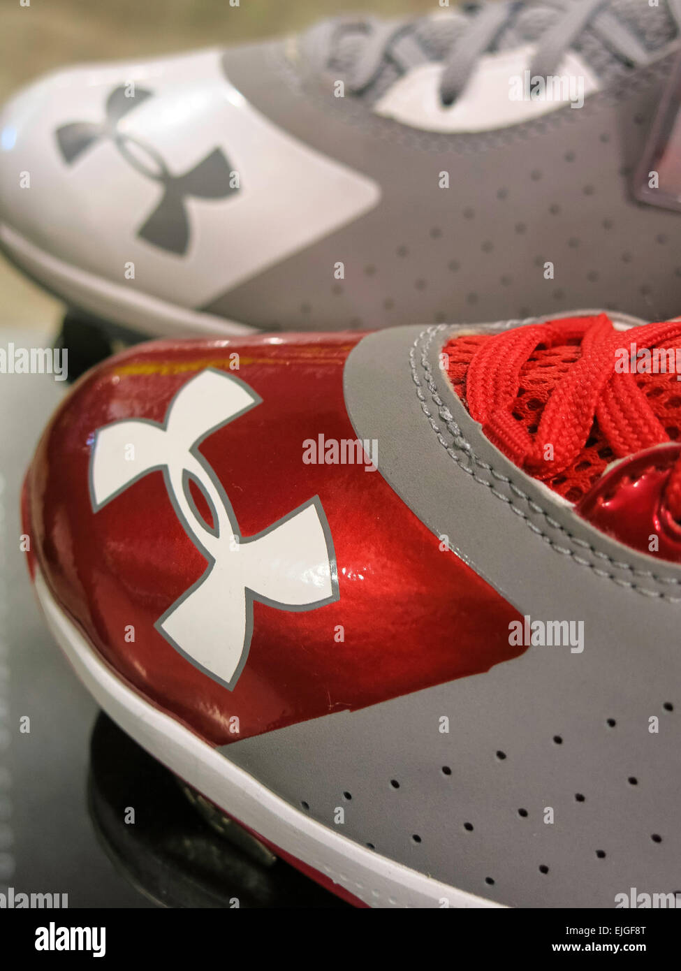 Under armour clearance clutchfit baseball cleats