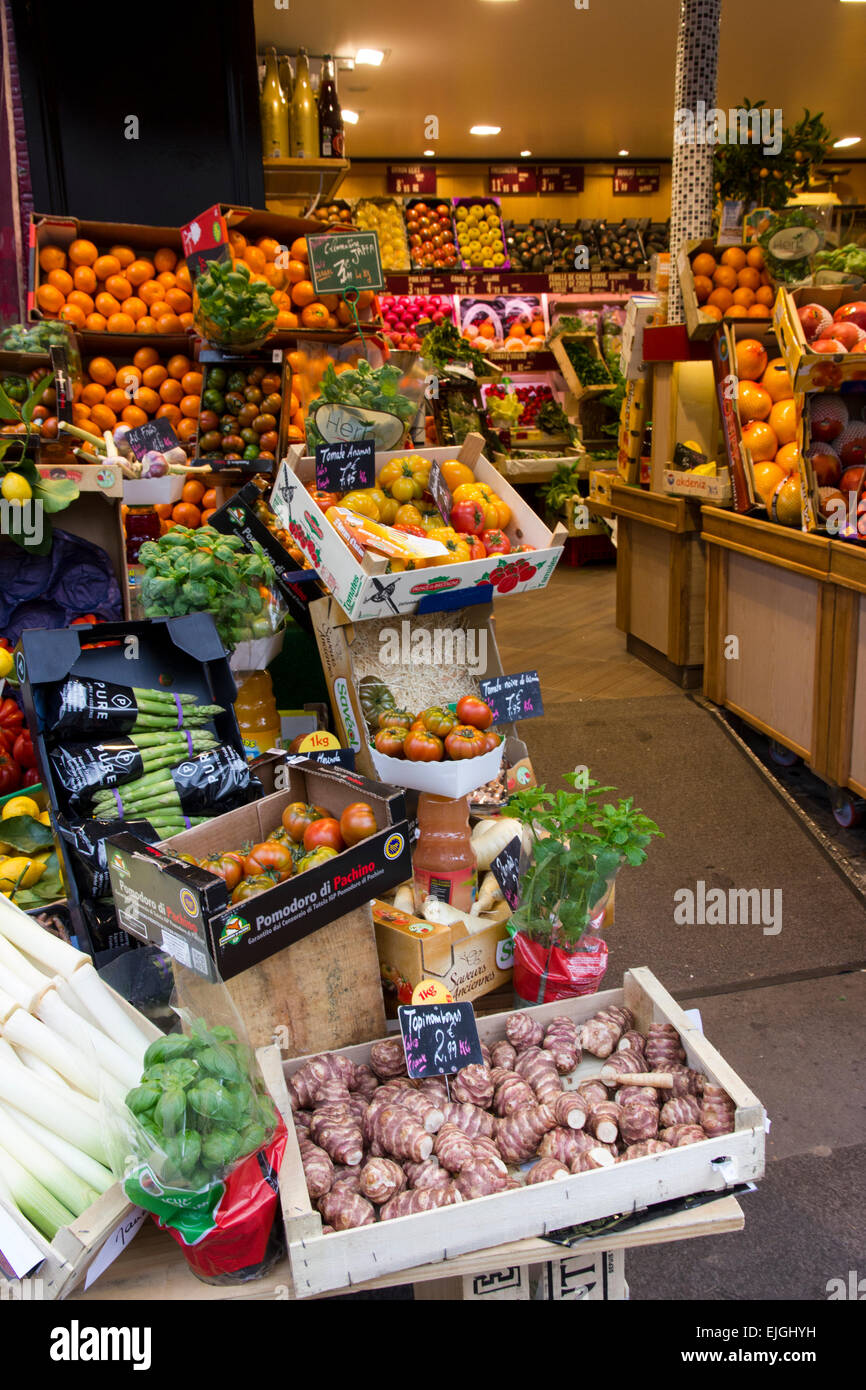 Colourful greengrocers fruit vegetables hi-res stock photography and ...