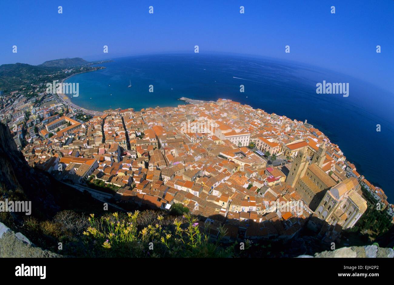 Cefalu Sicile High Resolution Stock Photography And Images Alamy