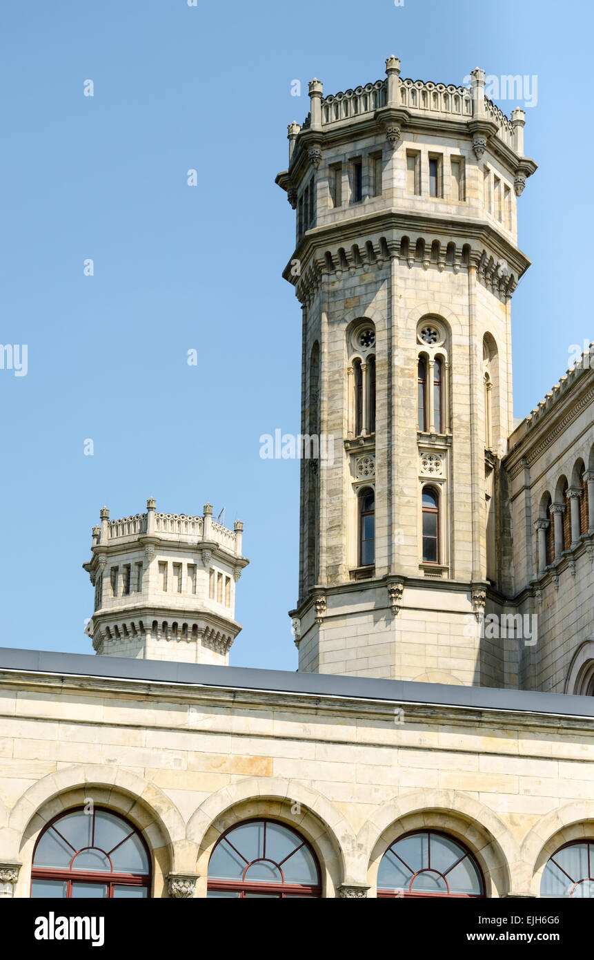 The Gottfried Wilhelm Leibniz University Of Hannover Is A Public