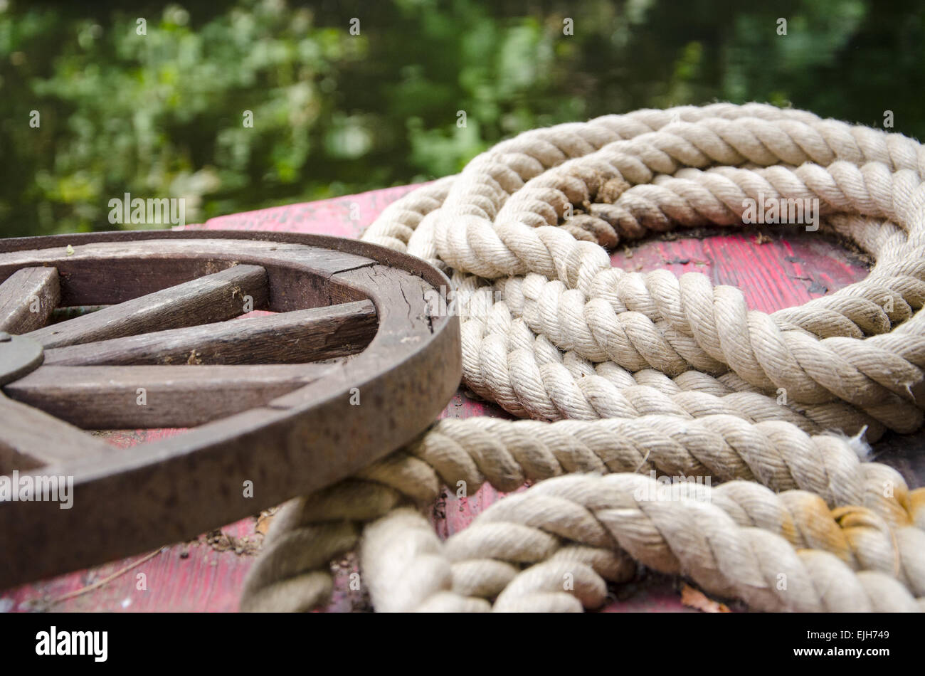 Ancient knotted ropes hi-res stock photography and images - Alamy