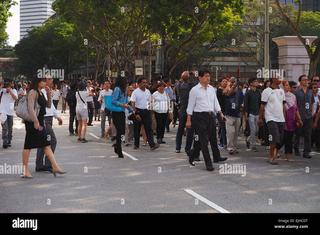 Singaporeans making their way to pay respects to former Minister Mentor Lee Kuan Yew Stock Photo
