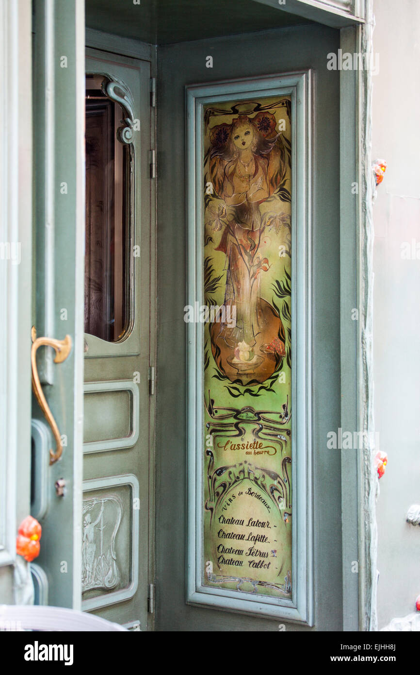 Details of the exterior of Le Petit Zinc restaurant in Paris, France Stock Photo
