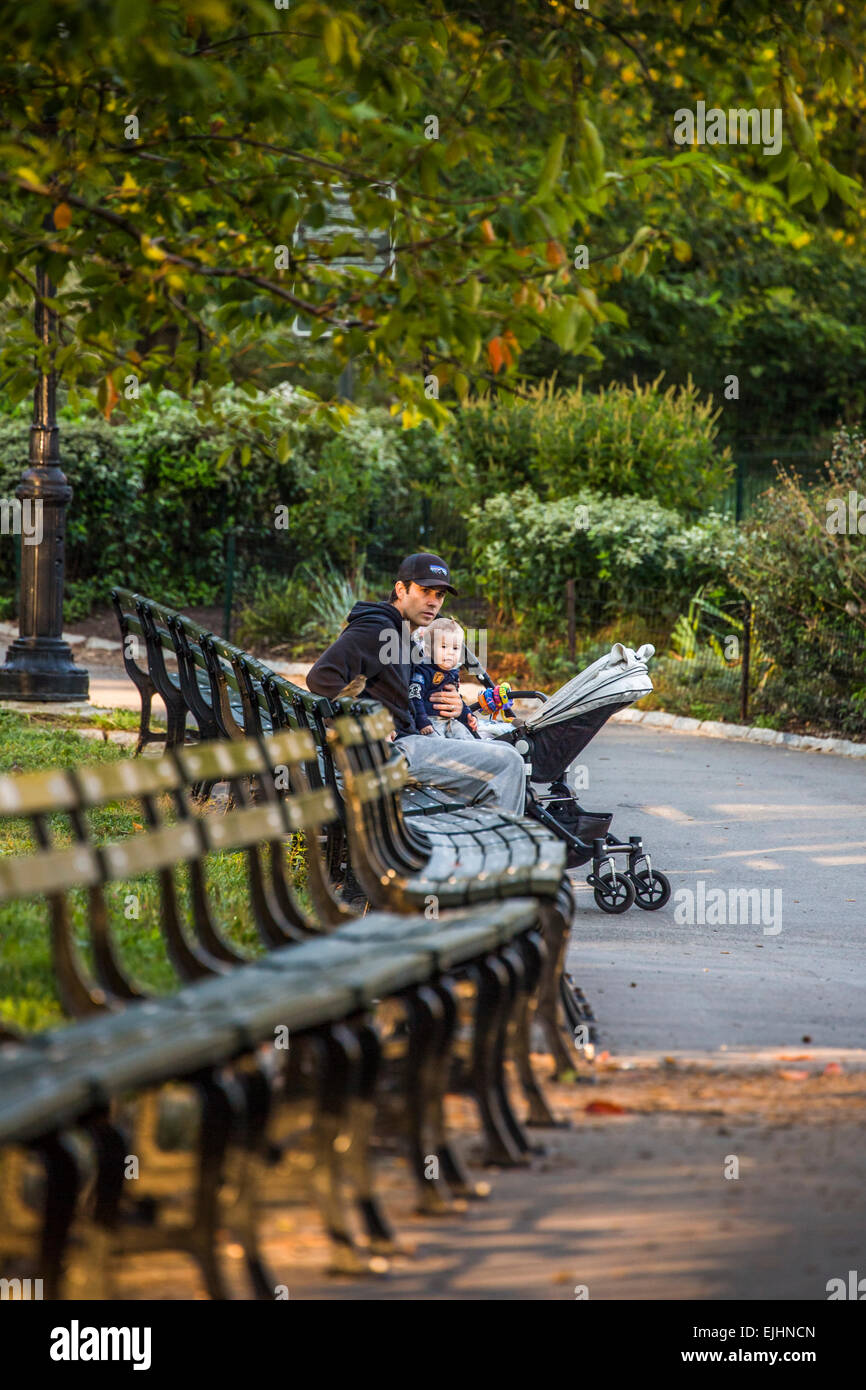 NEW YORK CENTRAL PARK BENCH by Forchino