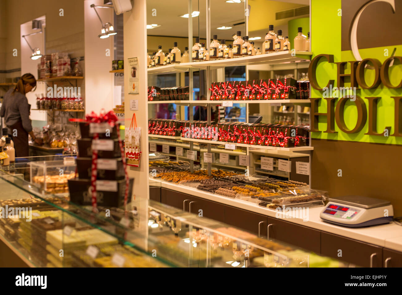Chocolate shop interior hi-res stock photography and images - Alamy