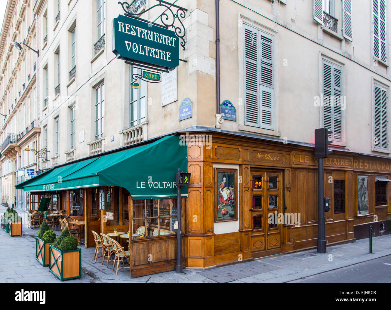 Outdoor cafe restaurant Le Voltaire in Paris, France Stock Photo