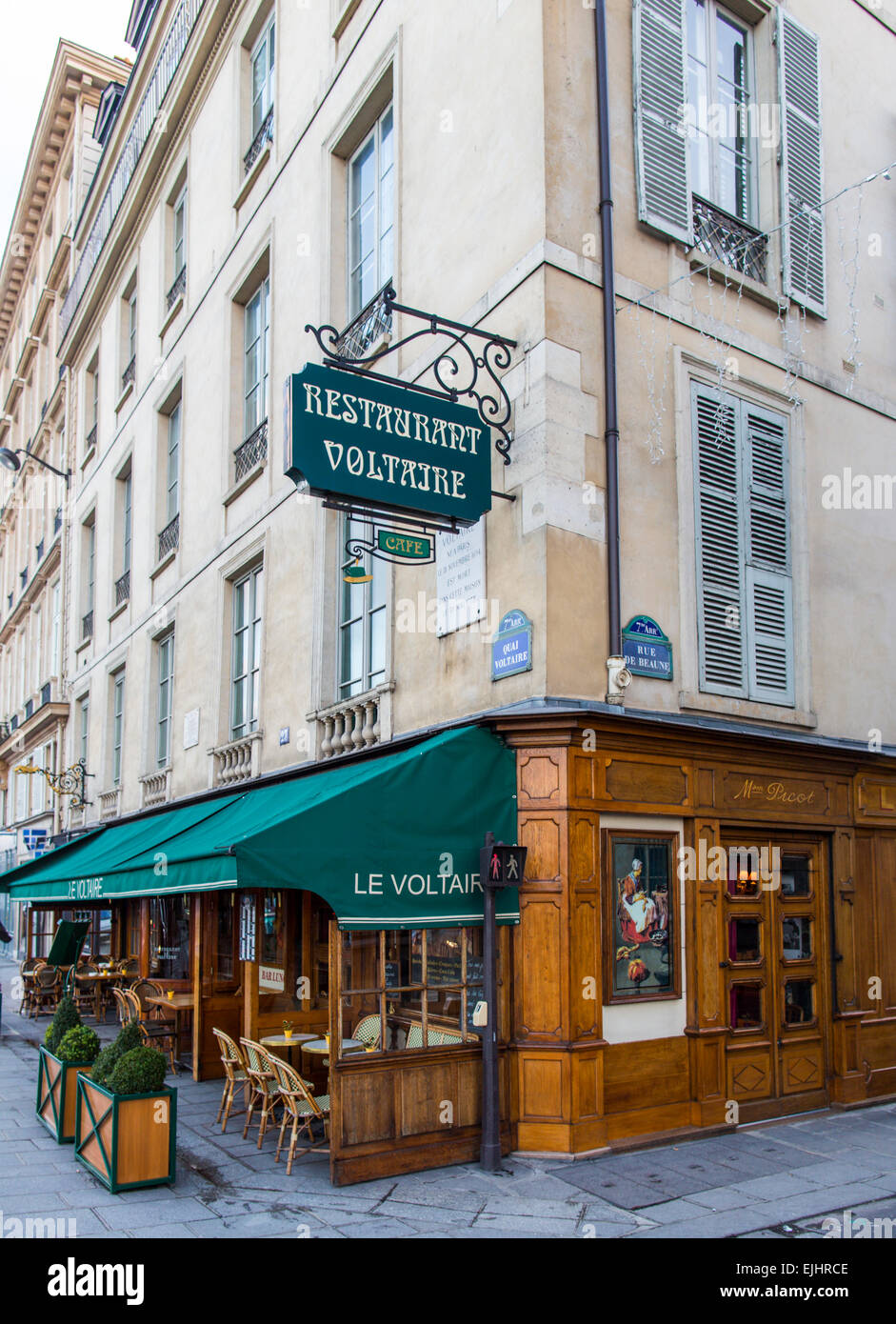 Outdoor cafe restaurant Le Voltaire in Paris, France Stock Photo