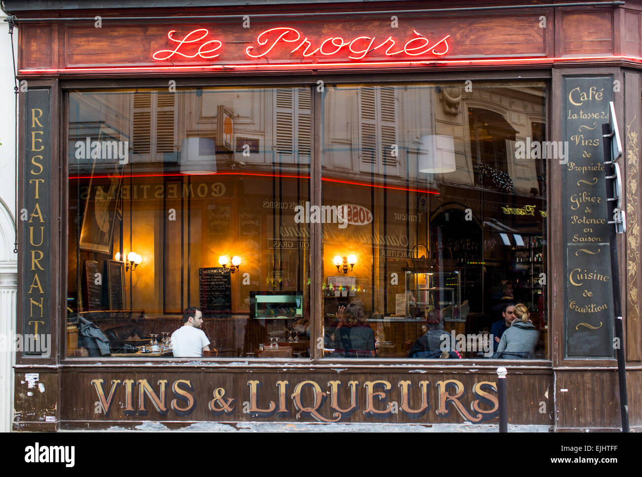 Cafe and bar Le Progres, Paris, France Stock Photo
