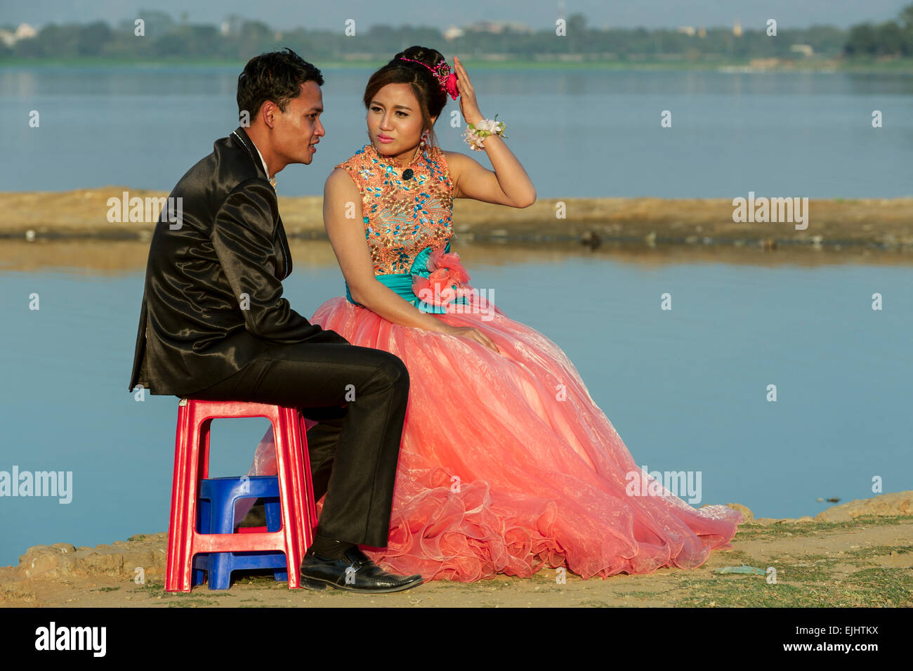 Mandalay, wedding couple at U-Bein bridge Stock Photo
