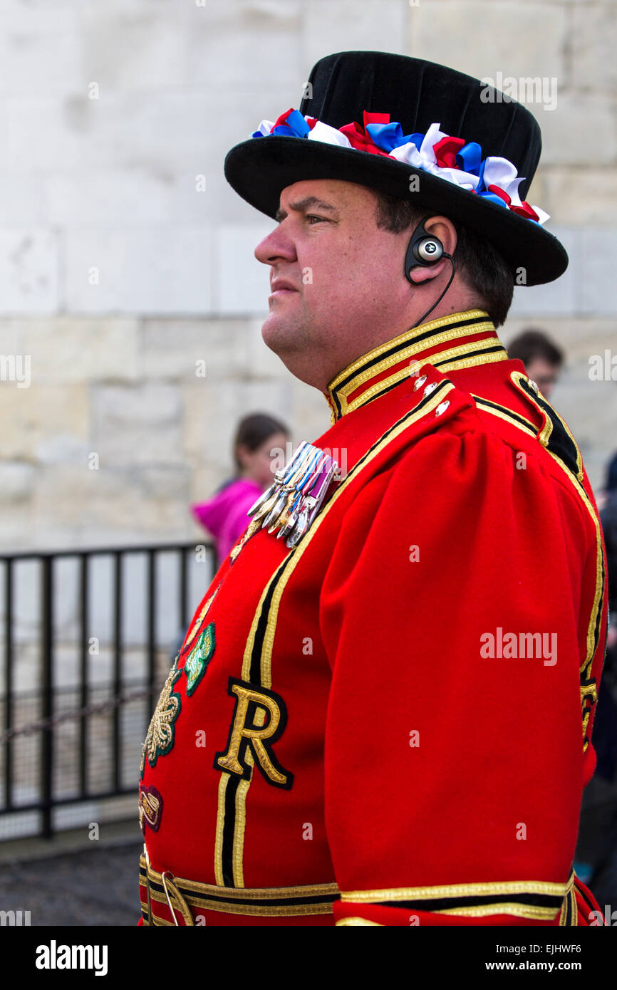 Beefeaters outside the Tower of London, England Stock Photo