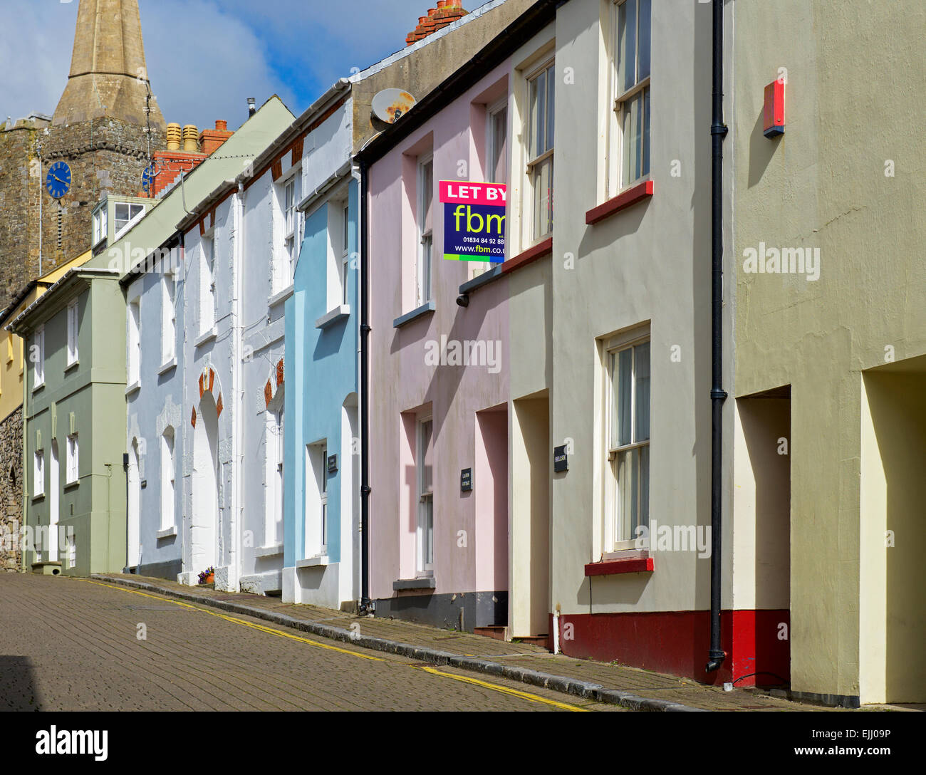 Pastel coloured houses tenby wales hires stock photography and images
