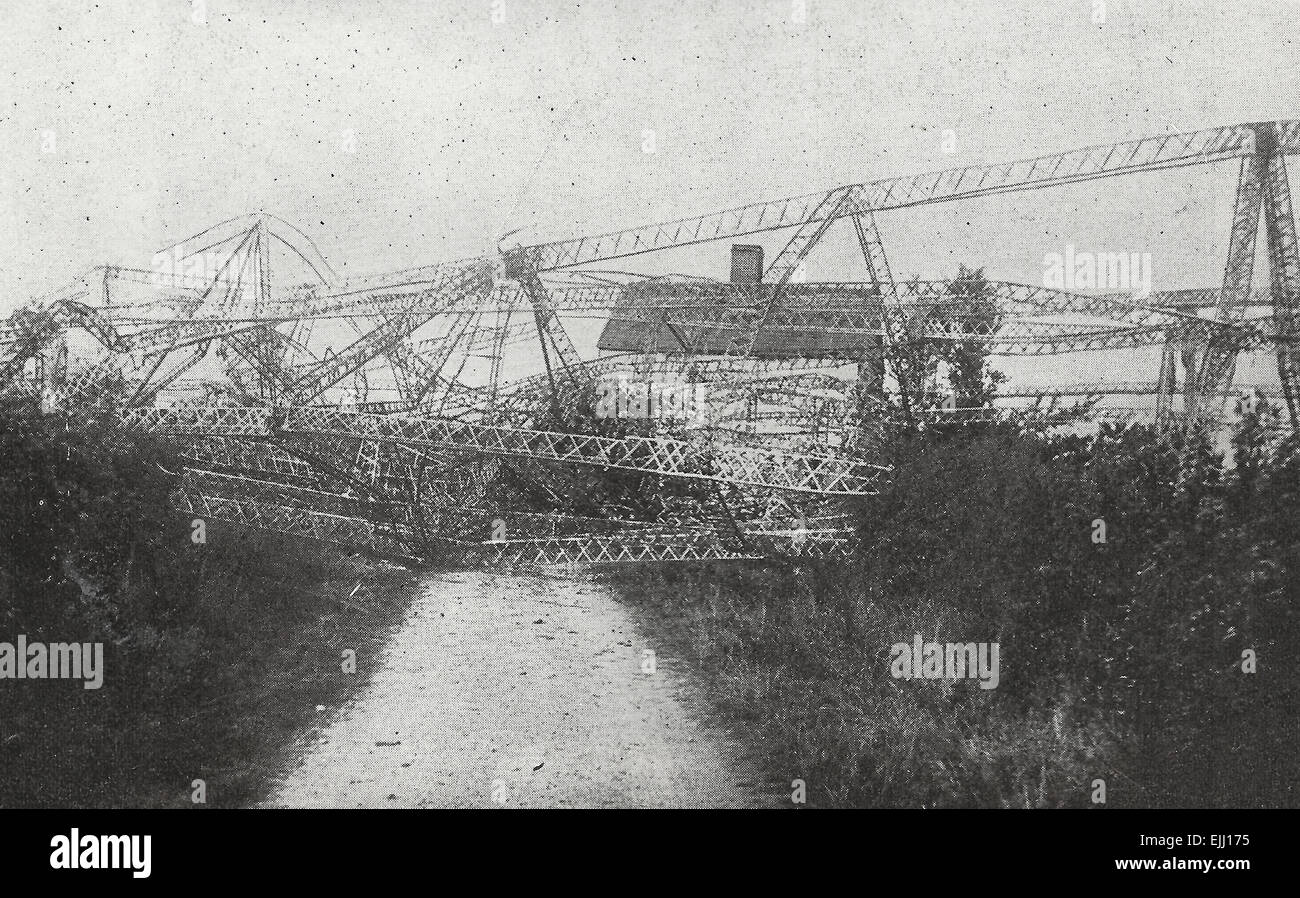 Frame of Zeppelin lying in English Road, World War I Stock Photo