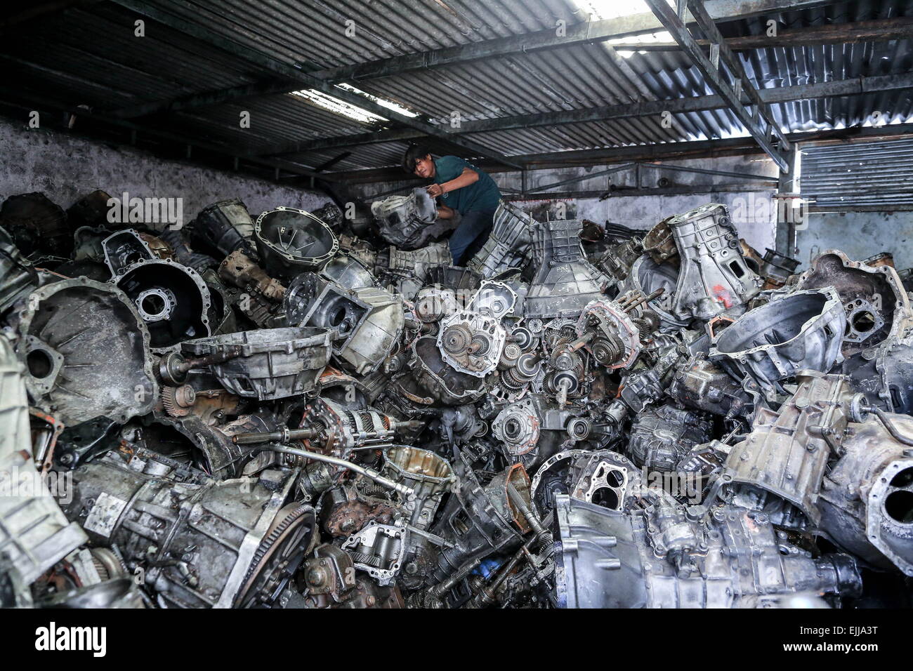 Used Car Engines >> Feb 25 2015 Bangkok Thailand A Man Throw Used Car Part Used Car Engines >> Feb 25 2015 Bangkok Thailand A Man Throw Used Car Part
