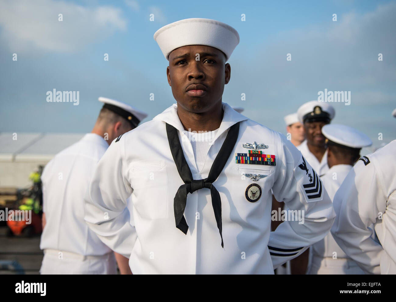 Navy sailor hi-res stock photography and images - Alamy