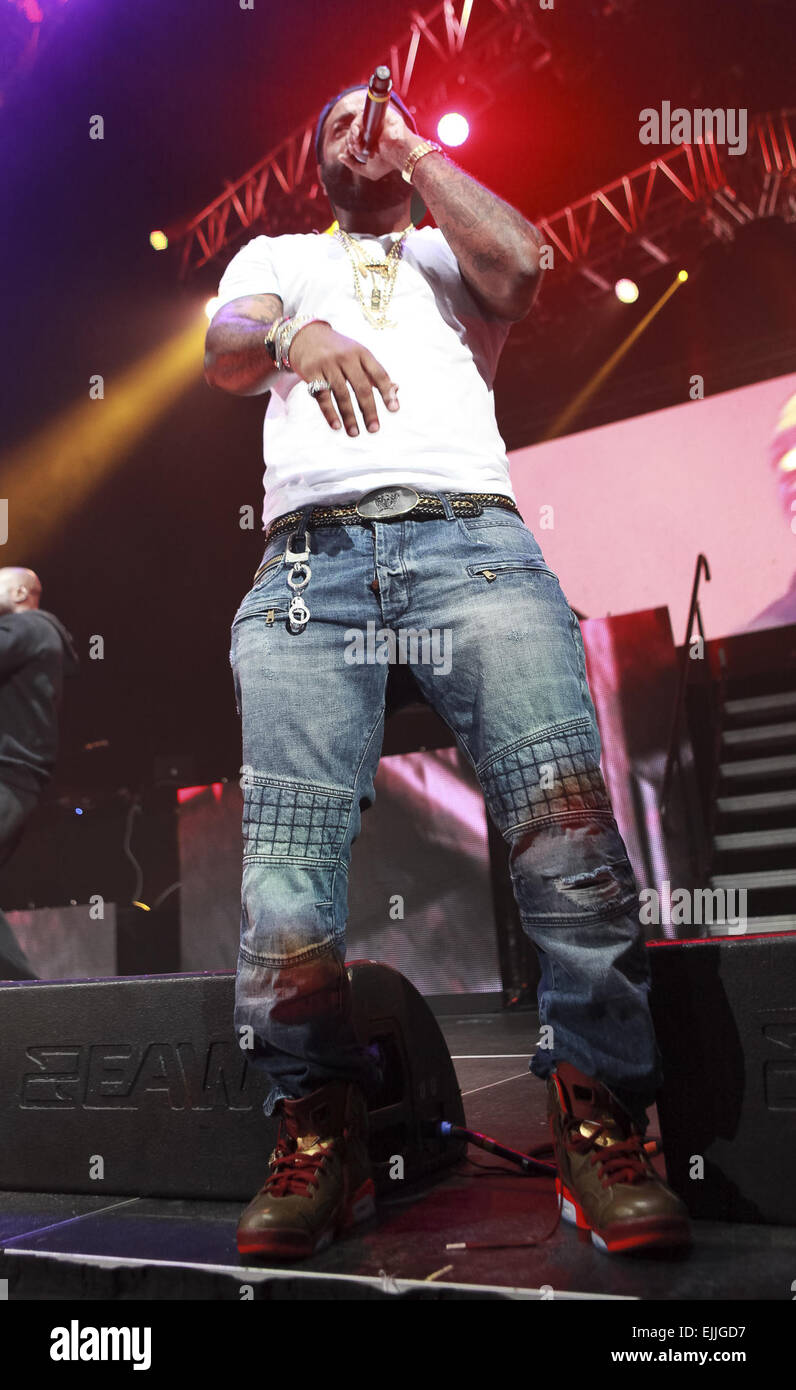 Dipset, Cam'ron, Jim Jones and Juelz Santana perform during the