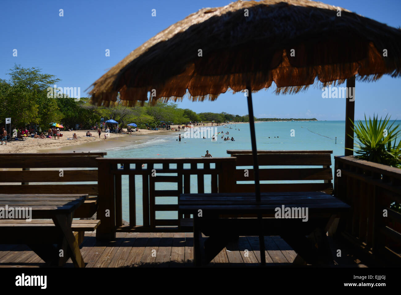 Tiki beach bar hires stock photography and images Alamy