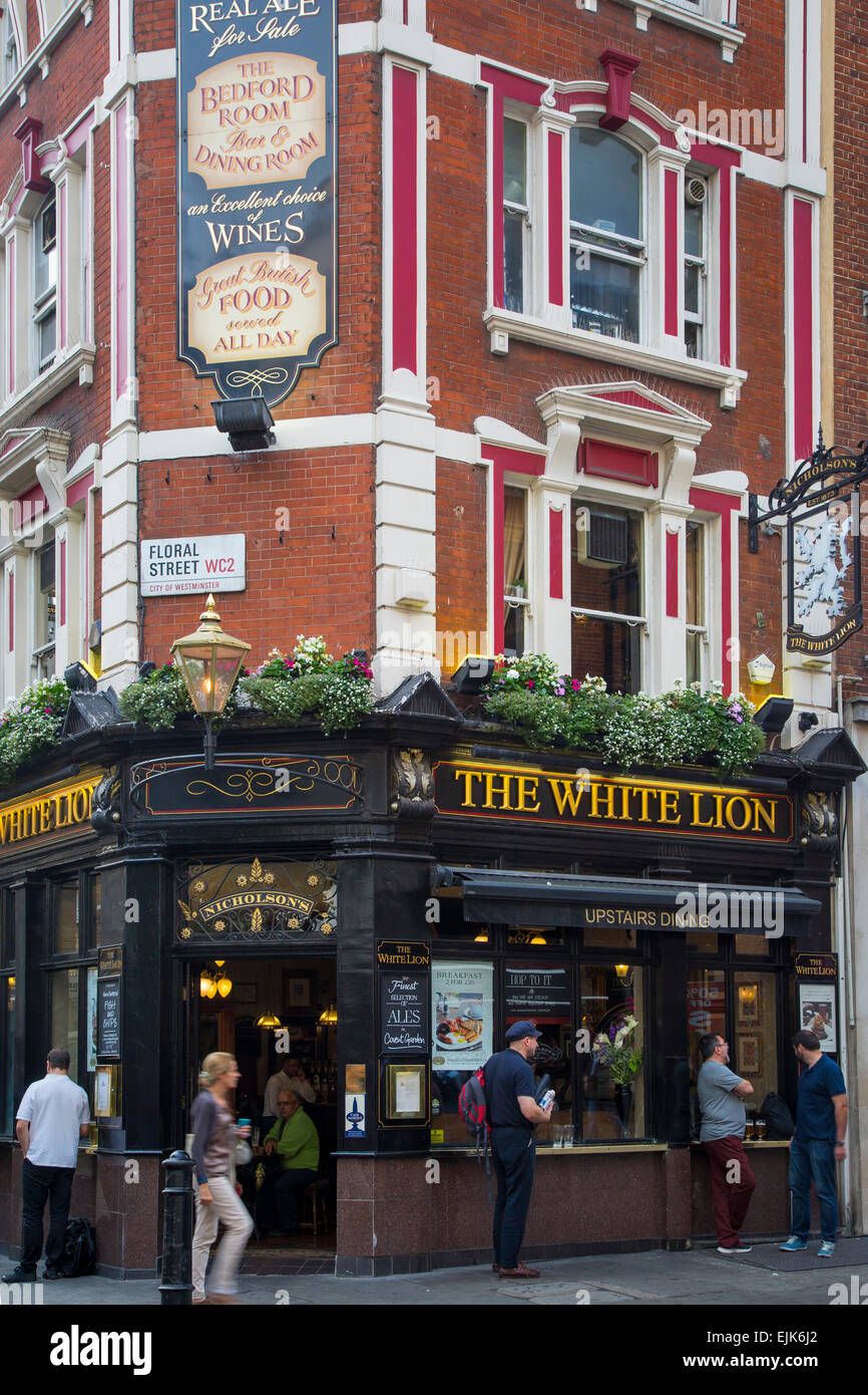 Exterior of White Lion Pub in Covent Garden, London, England, UK Stock Photo
