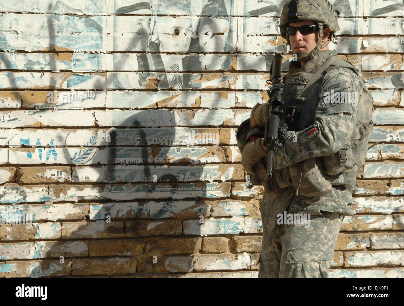 A U.S. Army Soldier from Charlie Troop, 3rd Squadron, 7th Cavalry Regiment, 3rd Infantry Division conducts a patrol in Baghdad, Iraq, Oct. 26, 2007.  Spc. Jeffery Sandstrum Stock Photo